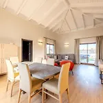 Ereza Alicia Villa *