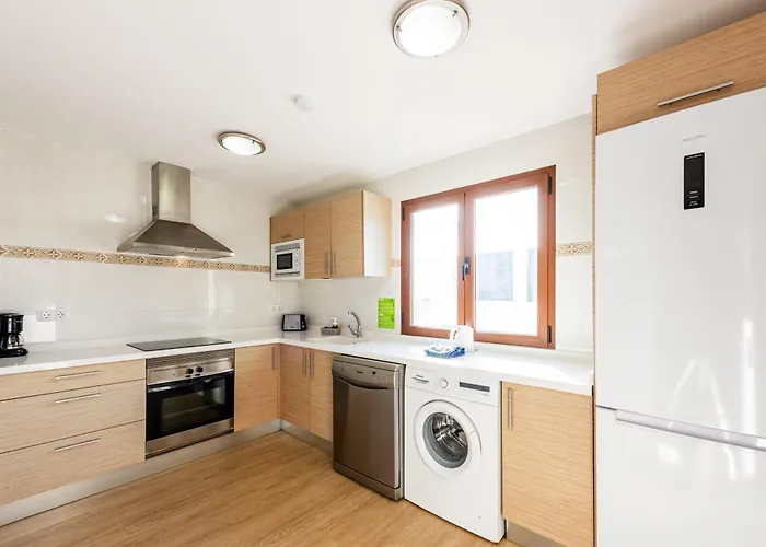 Ereza Alicia Villa *